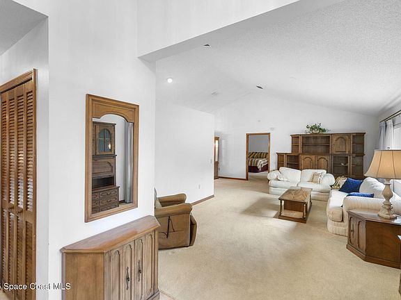 4th image of 7548 Egret Dr