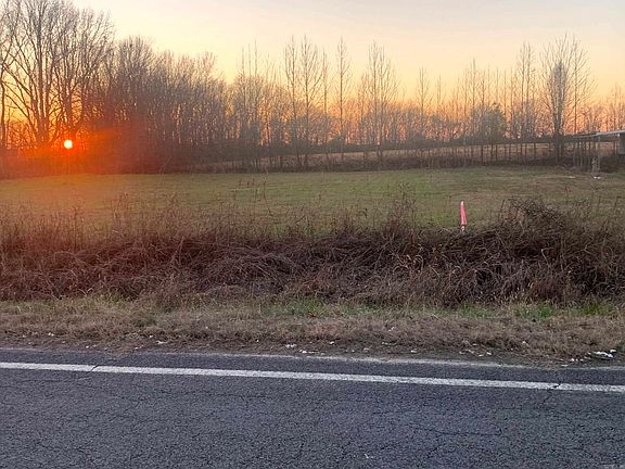 3rd image of 7124 State Highway 86