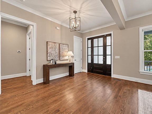 5th image of 3526 Westglen Rd