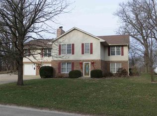 10660 N 2200th Ave, Geneseo, IL 61254