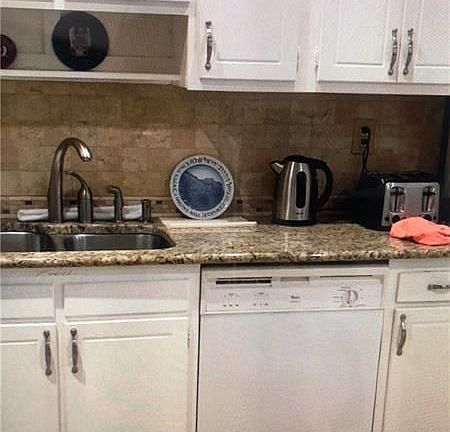 4th image of 2510 SW 81st Ave APT 406