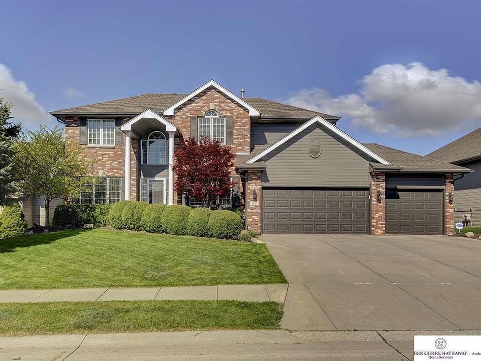 1st image of 202 S 197th St