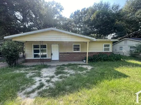 1303 Barker Dr W, Mobile, AL 36608