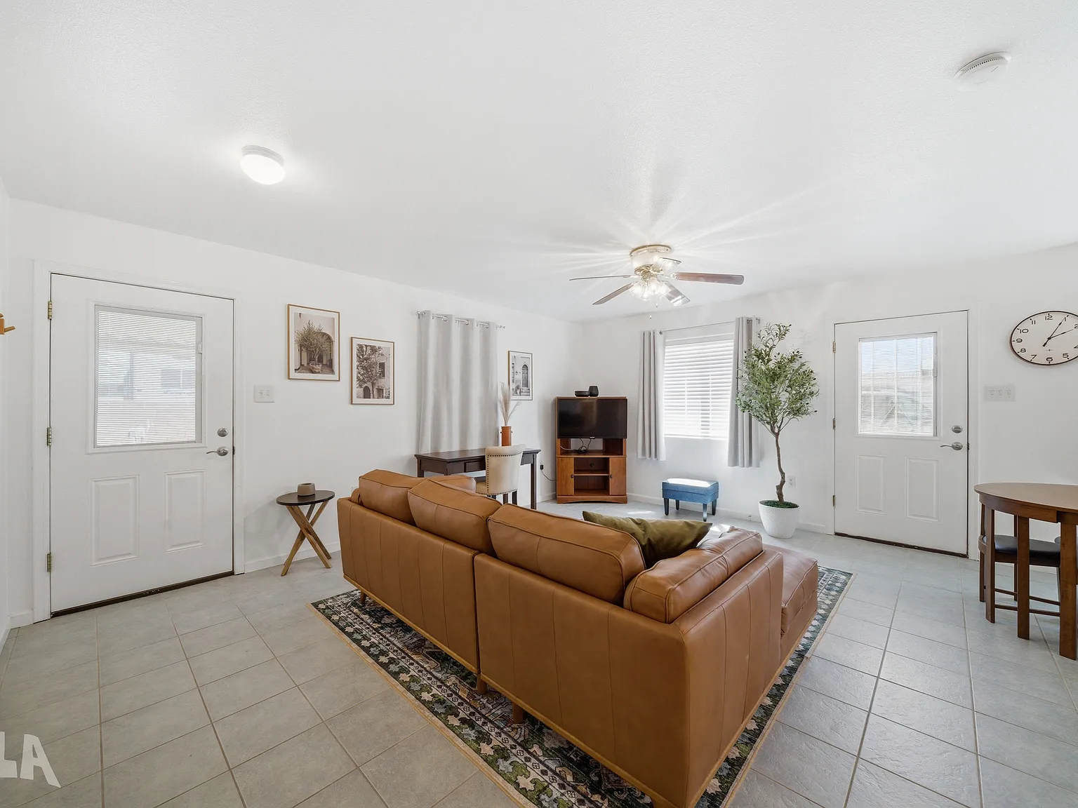 2 bed, $2,200 — Photo 4
