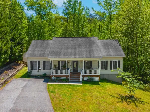 7386 Monroe Dr, King George, VA 22485