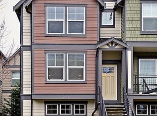 2671 SW Sylvan Heights Dr, Seattle, WA 98106