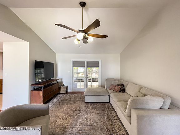 4th image of 6110 W 1ST Manor