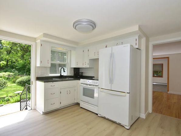 118 Putnam Rd FLOOR 1