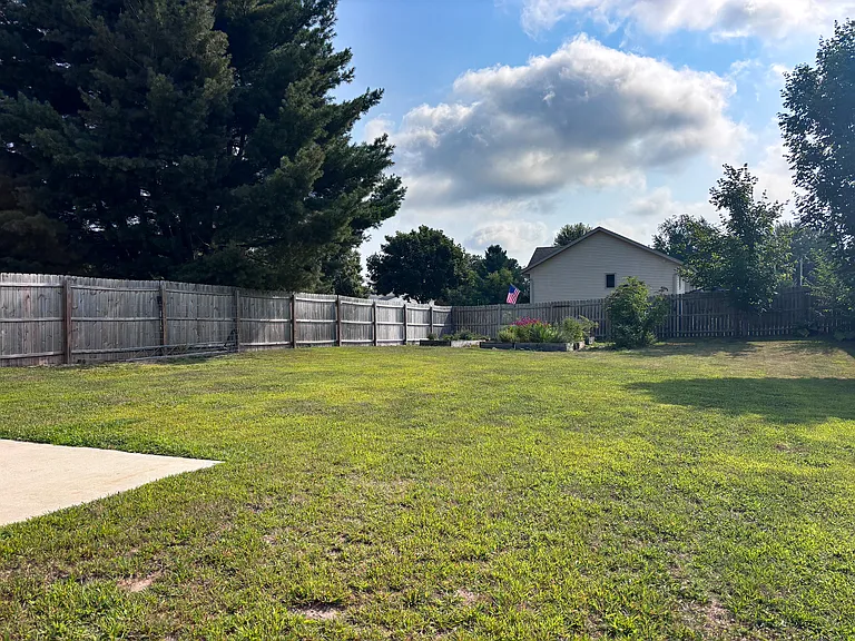 928 Jeremy St — Photo 4
