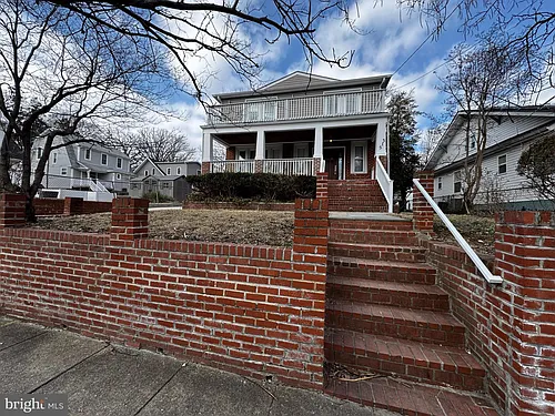 513 Whittier St NW Photo 1