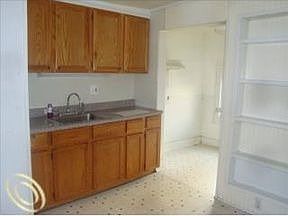 5th image of 1664 Wilson Ave