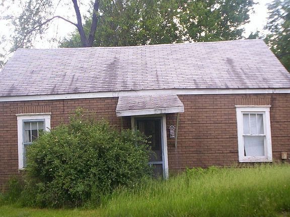 2nd image of 742 Westlake Ln