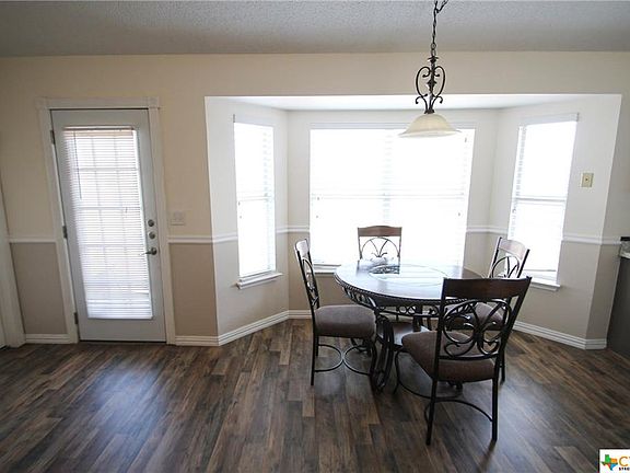 3rd image of 3404 Christie Dr
