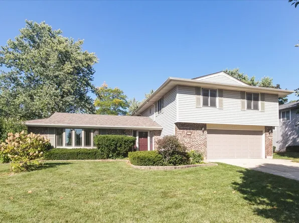 220 Kemah Ln, Schaumburg, IL 60193