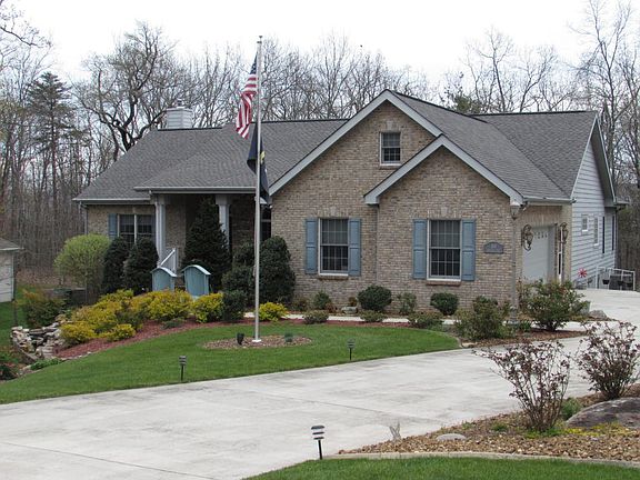 4th image of 160 Mountain View Dr