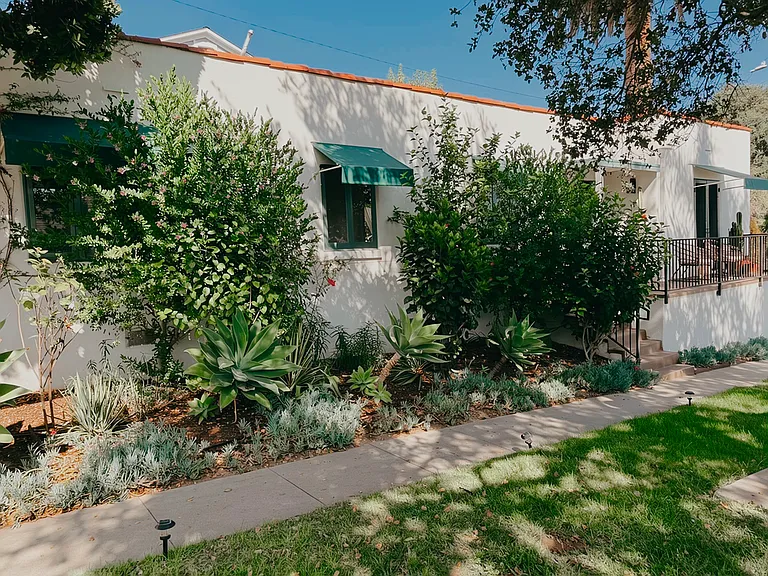 421 Montgomery St — Photo 2