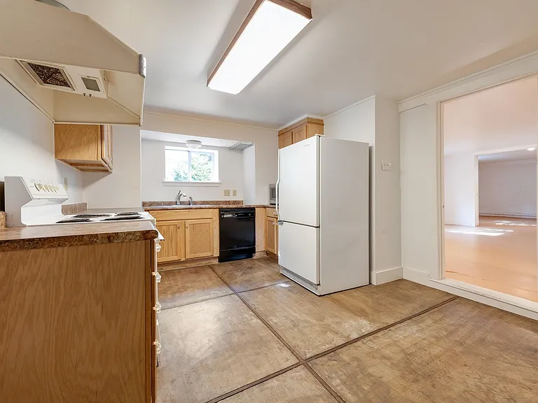 1501 West 9th Street — Photo 5