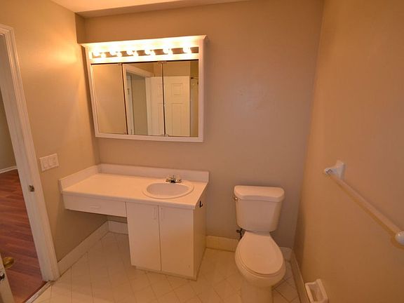 5th image of 1411 SW 48th Ter