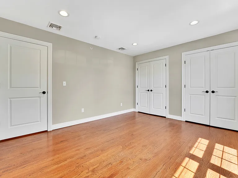 210 Hackensack St #C — Photo 11