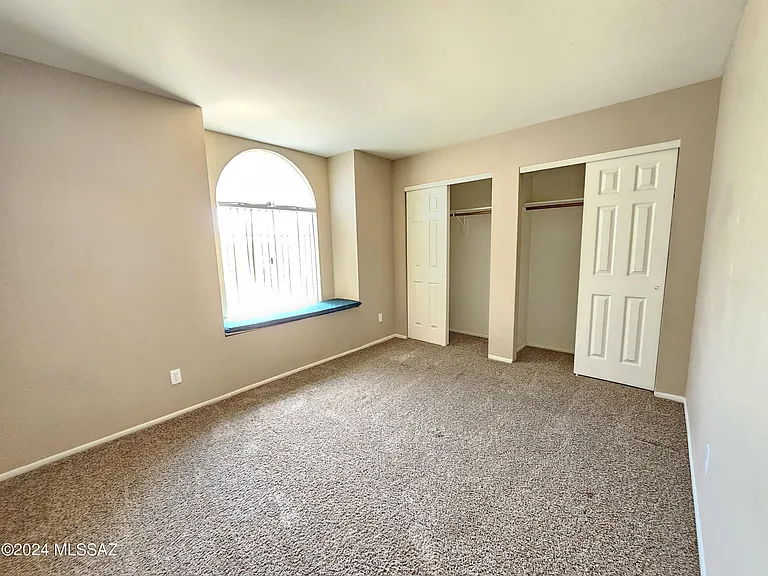 9827 N Stonecreek Pl — Photo 18