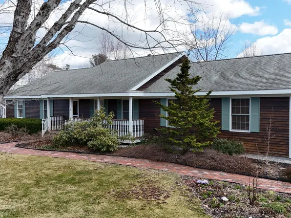 10 Rob Clark Street, Winterport, ME 04496