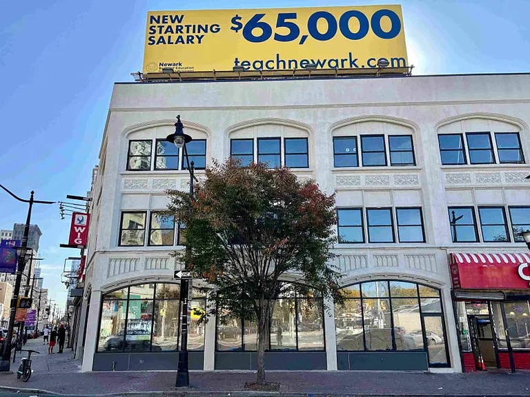 252 Washington St — Photo 4