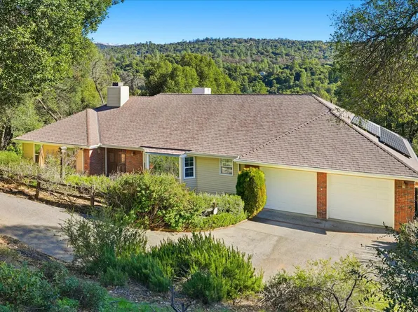 39309 Forest Park Ln, Oakhurst, CA 93644