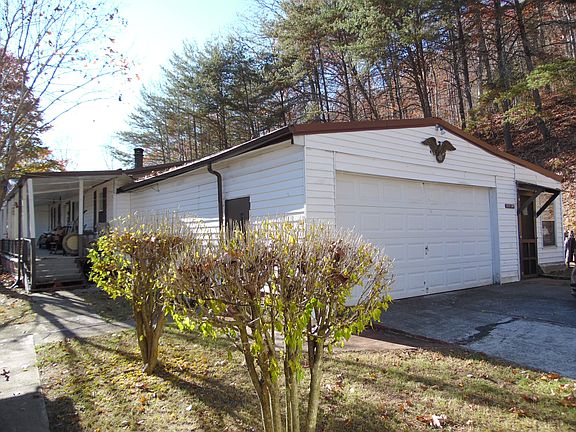 3rd image of 2727 Orr St