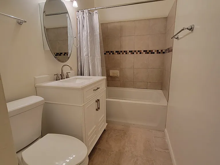 Hall bathroom photo 1