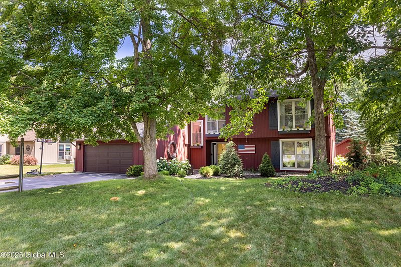 2nd image of 41 Meadow Rue Place