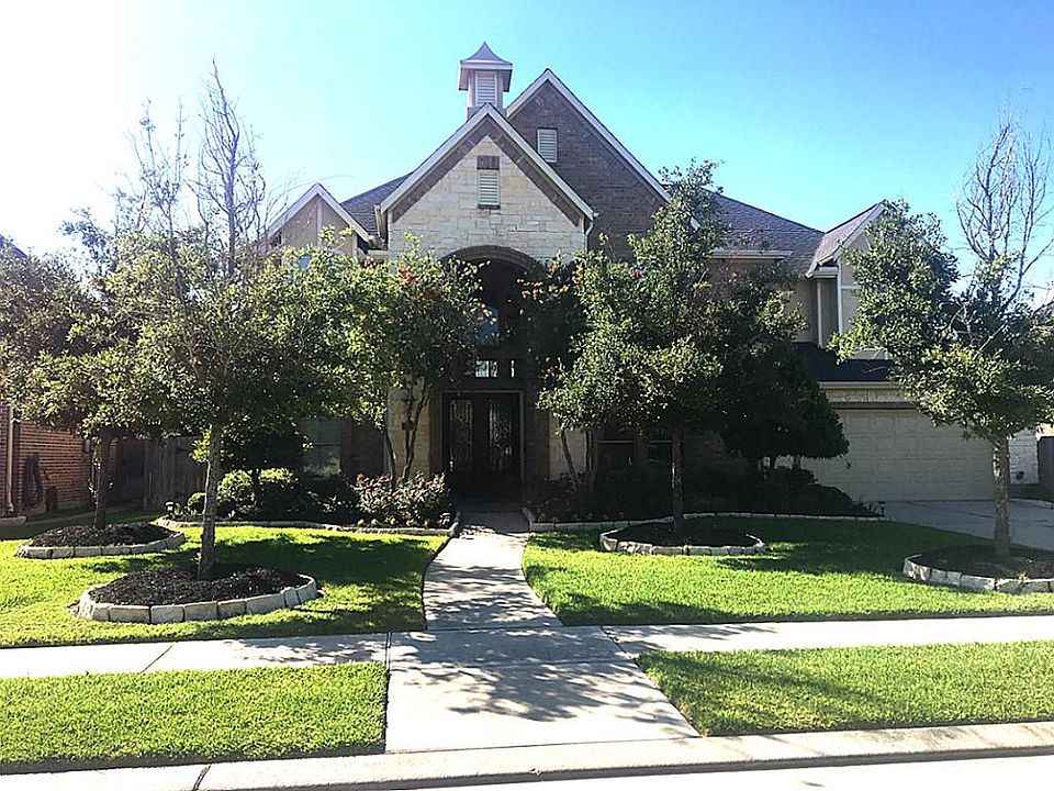 1st image of 2422 Fairbreeze Dr