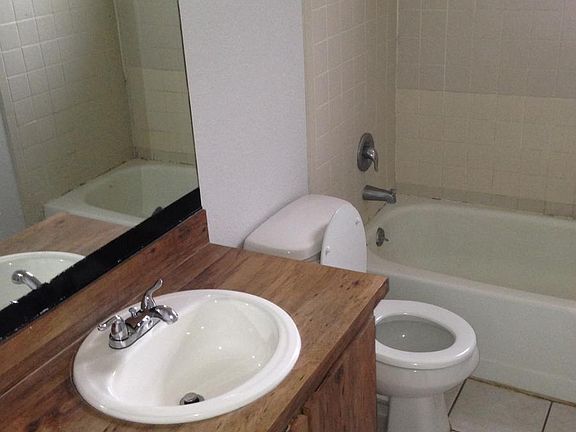 5th image of 9403 Lynn Ln APT C