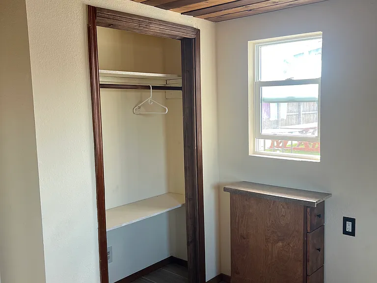 2047 E Alder Cir — Photo 8