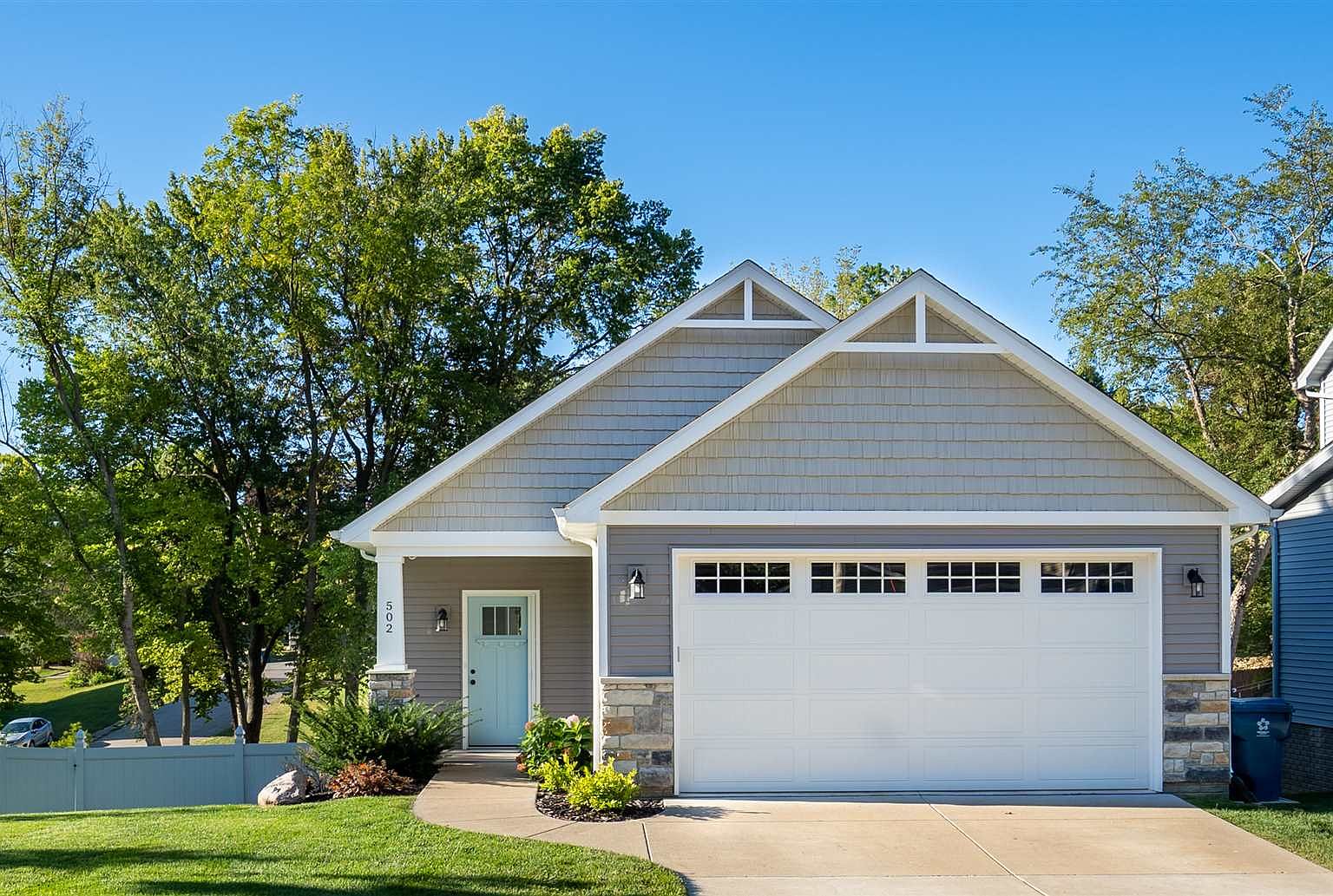 502 Davenport St, Le Claire, IA 52753 | Zillow