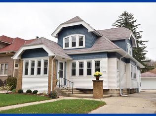 2456 N 67th St, Wauwatosa, WI 53213