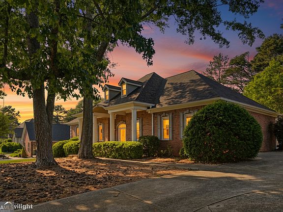 2nd image of 2755 Napa Valley