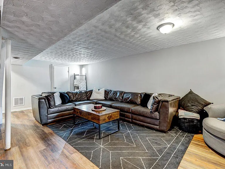 1519 Manor View Rd — Photo 23