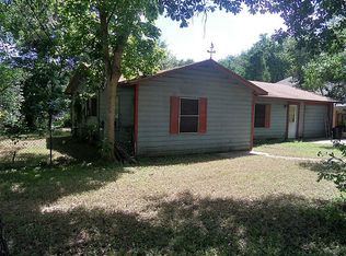 417 E Luhn St, Bellville, TX 77418