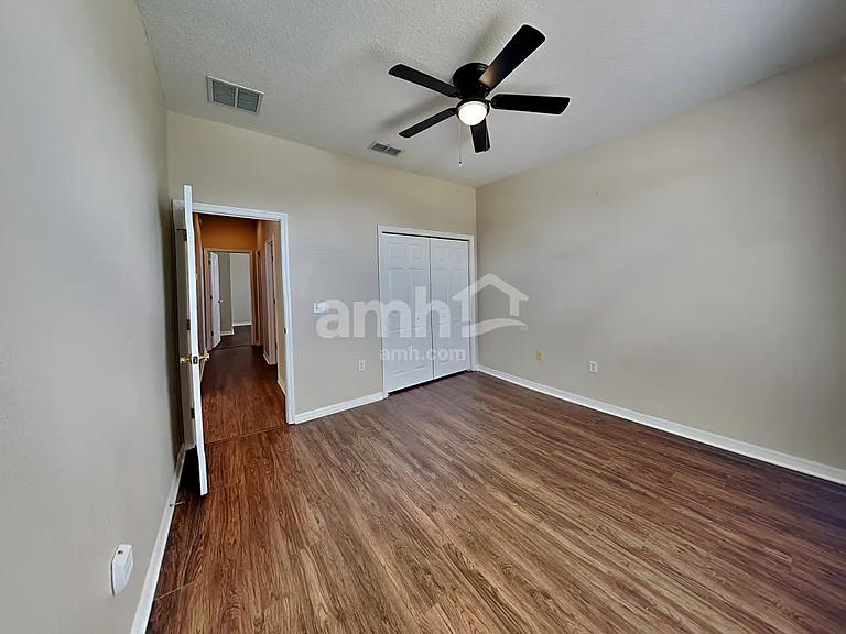 1025 Brenton Manor Dr — Photo 17