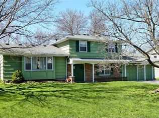 285 Shaftsbury Rd, Rochester, NY 14610