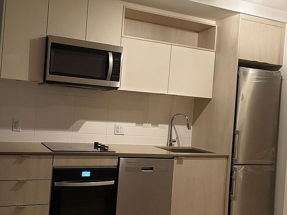 3rd image of 100 Dalhousie St #418