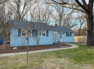 52 Lakeview Ave, Lincoln, RI 02865