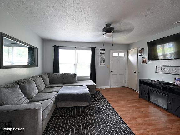 5th image of 5414 Alicante Ln