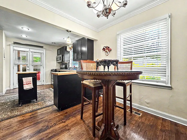 1804 Sumter St NW — Photo 8