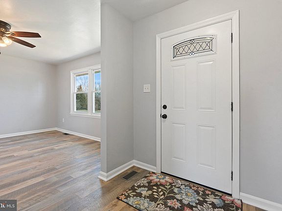 3rd image of 11246 Edgewood Dr
