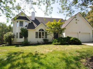 325 NE Brockton Dr, Lees Summit, MO 64064