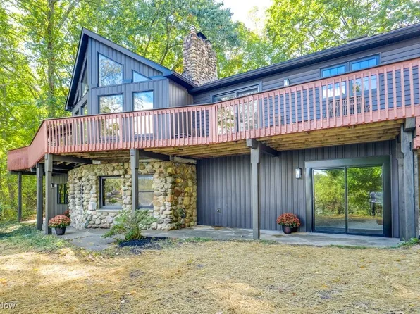 6297 Westshore Dr, Kent, OH 44240