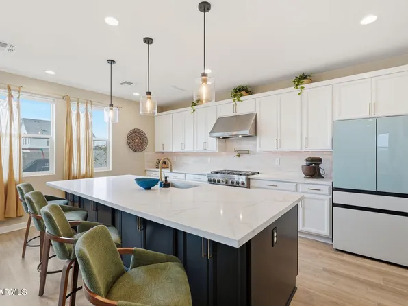 3592 W COBALT Court, San Tan Valley, AZ 85144