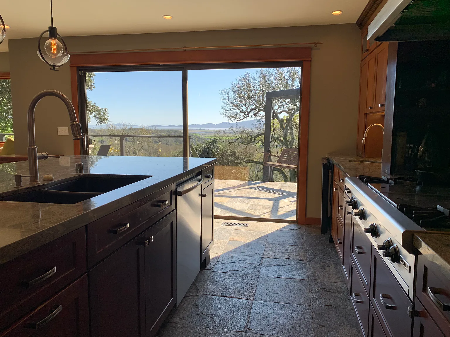 4 bed, 2.5 bath, 3300 sqft, $7,995 — Photo 3