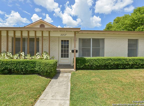 2nd image of 2207 Eland Dr